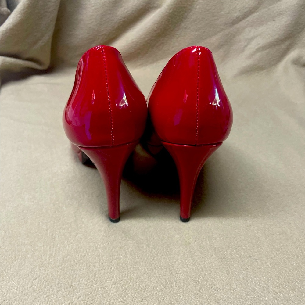 Size 8 Red Pumps